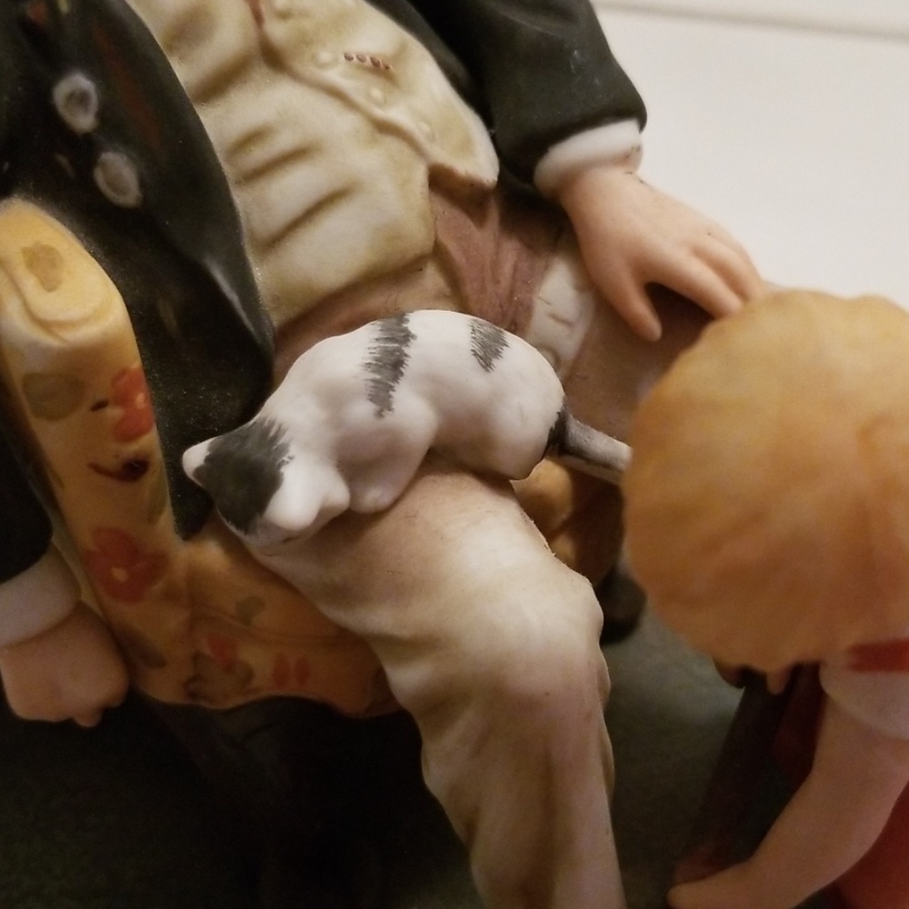 NORMAN ROCKWELL Grandpa's Guardian Figurine - Picture 7 of 7